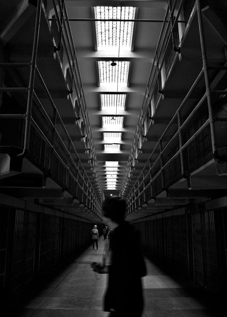 Alcatraz-Cells-Black-and-White-Jail-Corridor