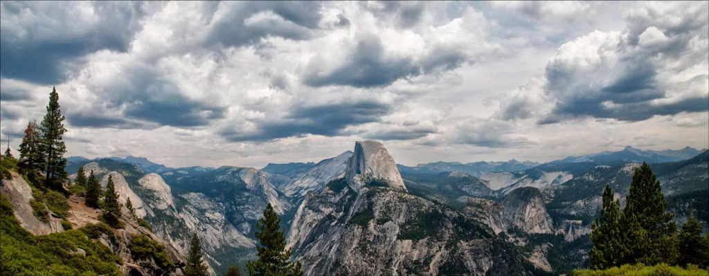 Half-Dome-Panorama-Landscape-California-Yosemite-National-Park