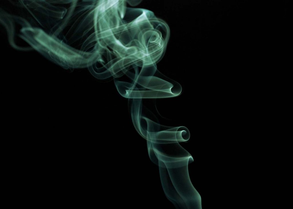 Smoke-Studio-Dark-Lighting-Green-Incense-Swirls